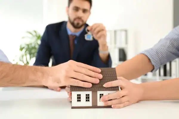 Couple arguing over property in divorce mediation Wigan